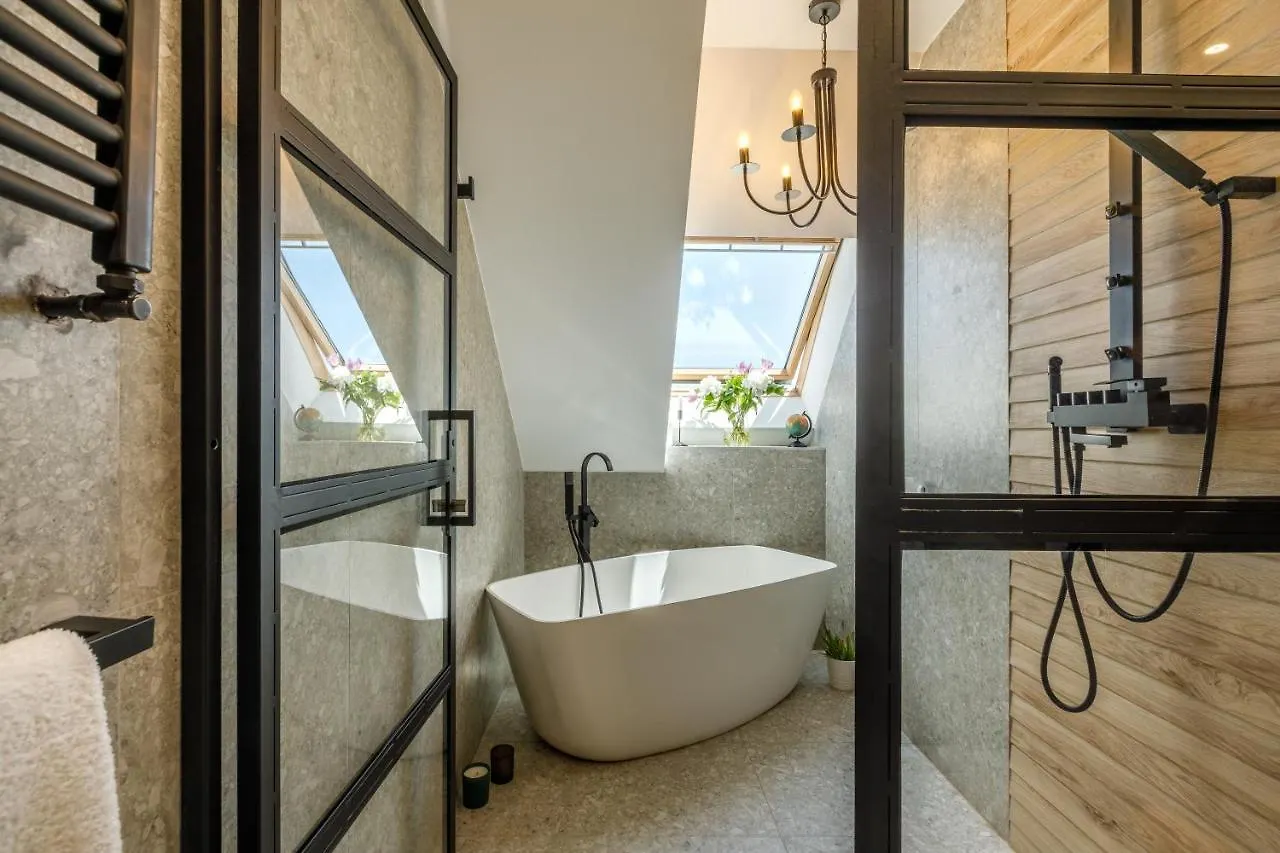 Urban Oasis Apartments With Parking Bucareste